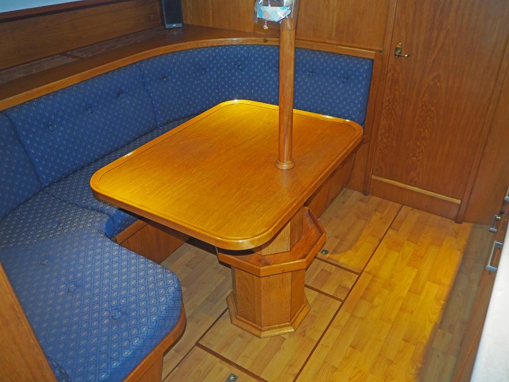 Aft cabin, Accommodation